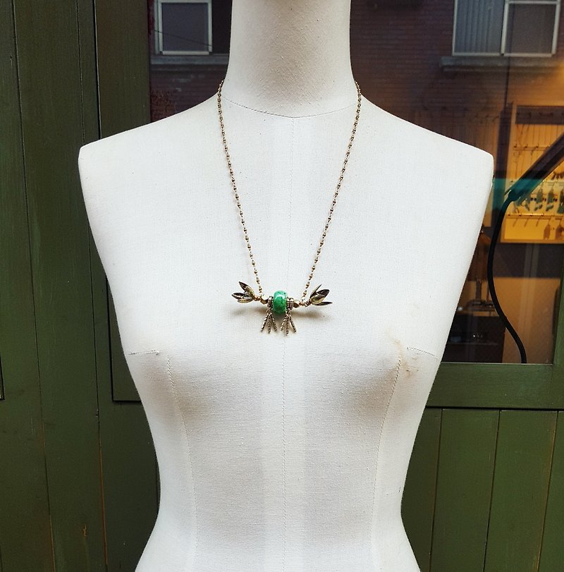 ☆ exclusive [copper. Hand. Crab shape Myanmar jade necklace] - สร้อยคอ - โลหะ สีทอง