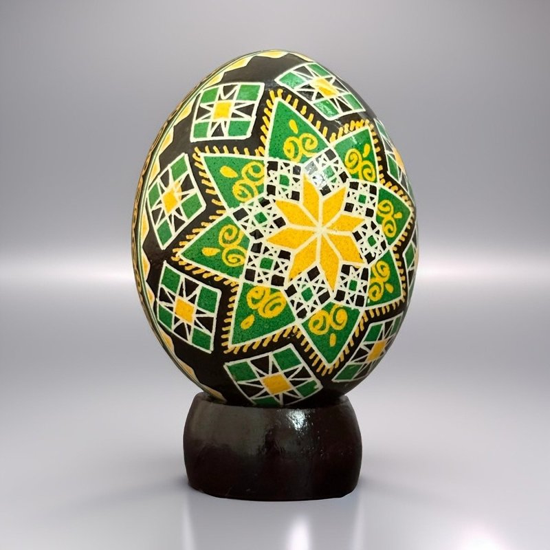 Ukrainian Easter Egg Real Chicken Pysanka Hand Painted Eggshell Hutsul Pysanky - 擺飾/家飾品 - 其他材質 黑色