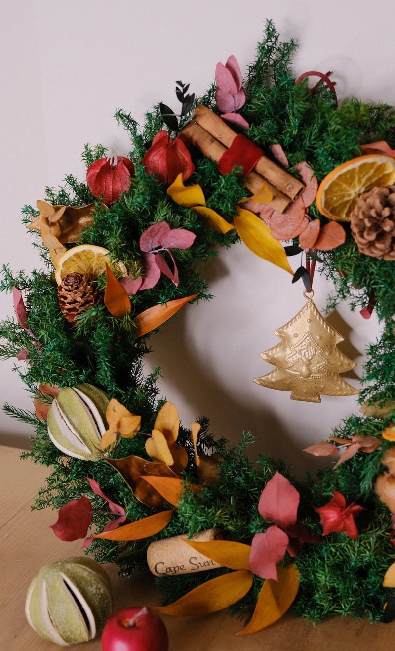 Christmas Market Everlasting Cedar Christmas Wreath - Dried Flowers & Bouquets - Plants & Flowers 