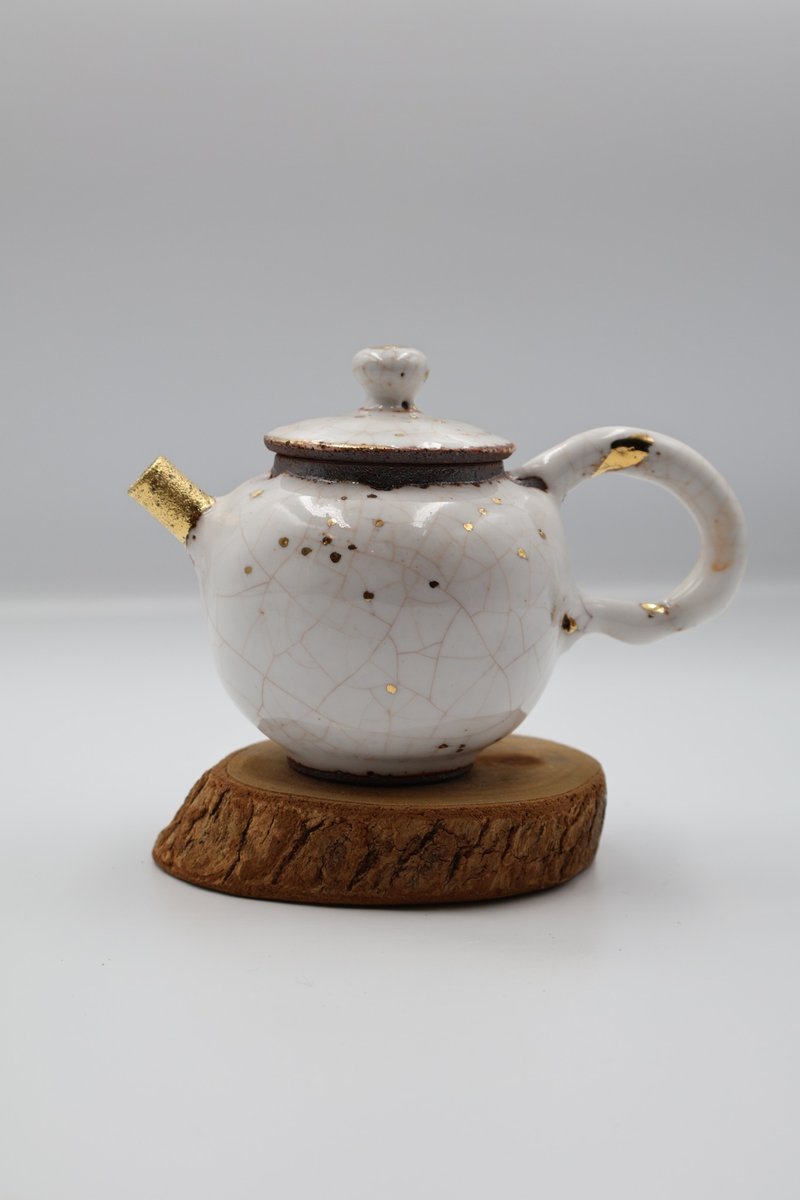 Pure white Shino gilt pot-handmade-capacity about 150cc - Teapots & Teacups - Pottery 