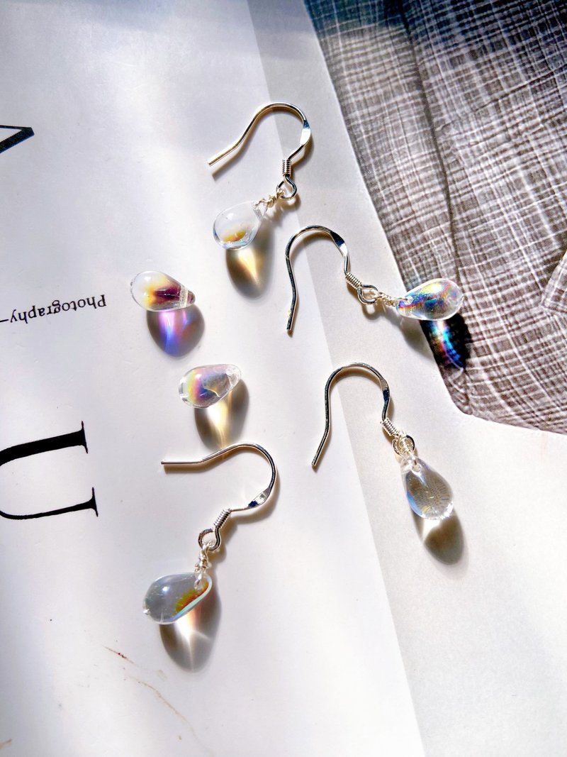 Crystal Clear Water Drops // Czech Fire Beads // Sterling Silver // Dangle Earrings - ต่างหู - กระจกลาย สีใส