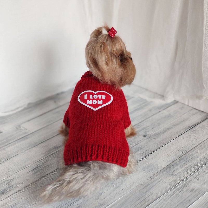 Mother's day dog sweater for  small dog Red dog jacket with heart I love mom - ชุดสัตว์เลี้ยง - ขนแกะ สีแดง