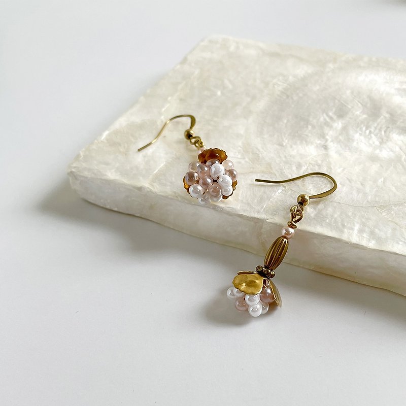 Fuli Bronze Earrings Japanese Beads Changeable Clip-On Penetrating Powder - Earrings & Clip-ons - Copper & Brass Pink