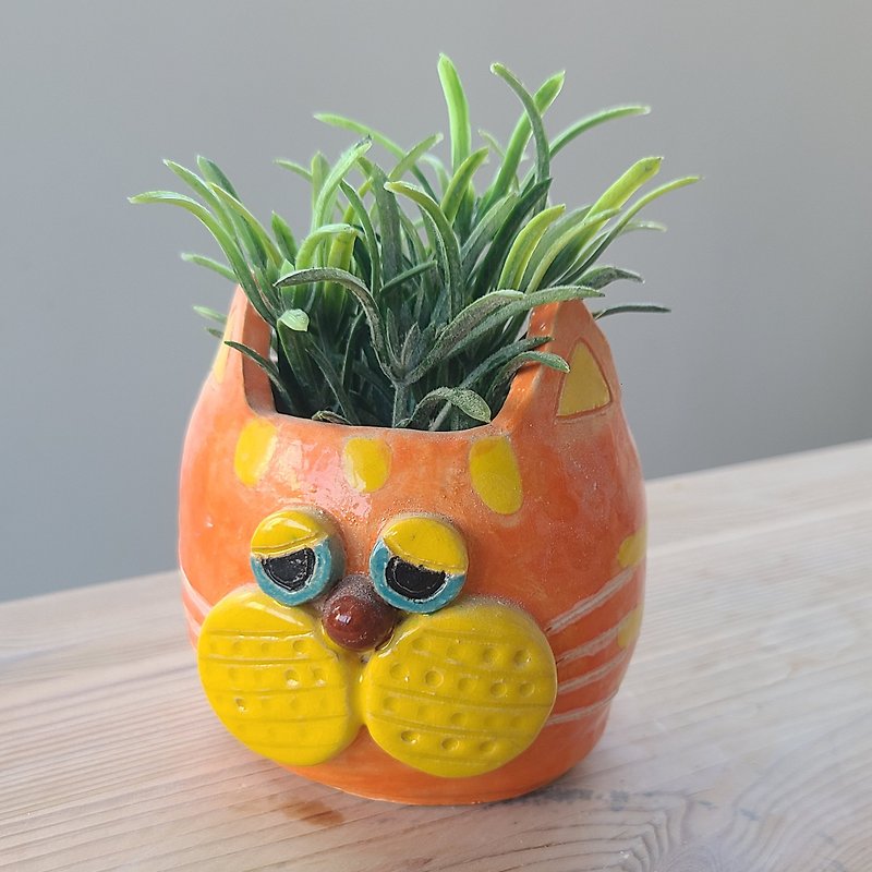 Orange Grumpy Cat Ceramic Flower Pot - เซรามิก - ดินเผา สีส้ม