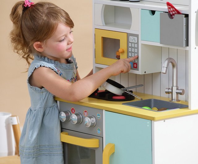 play kitchen george