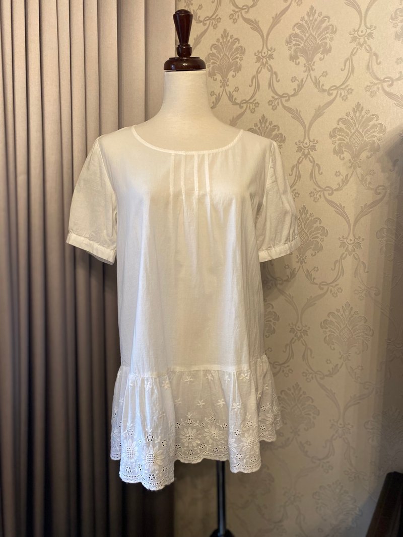 Japanese sunflower lace short-sleeved top - เสื้อผู้หญิง - ผ้าฝ้าย/ผ้าลินิน ขาว