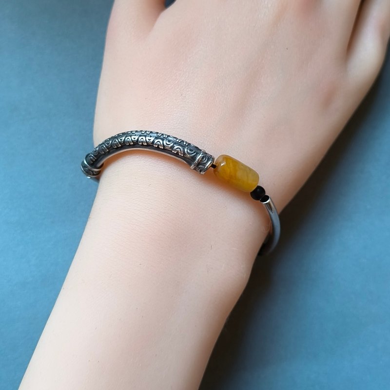 新疆天然籽料和田玉 仿古紋925銀飾 檀木串珠手鍊 072003 - 手鍊/手環 - 寶石 橘色