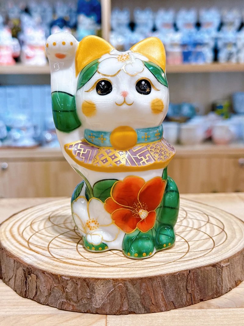 【白椿盈福】日本清水燒招財貓 | 色繪白地 - 椿花 - 擺飾/家飾品 - 瓷 白色