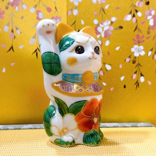 清水焼招き猫 | 白地に彩色絵付け椿 - ショップ