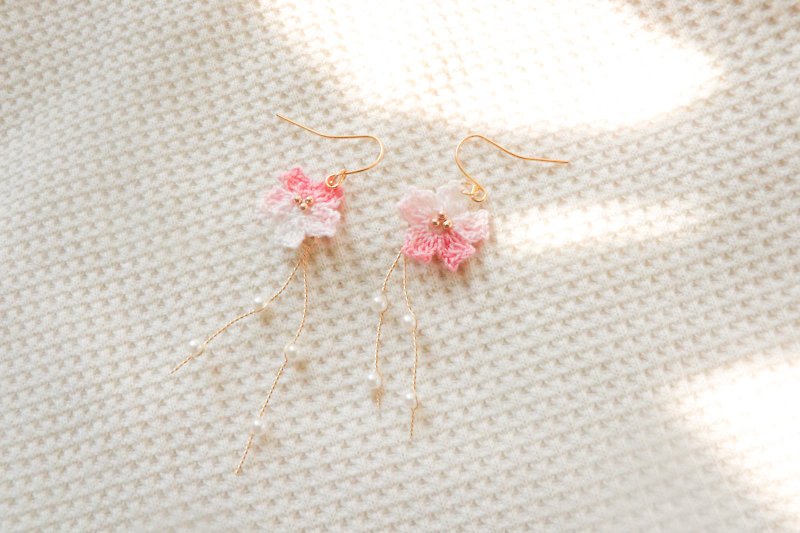 【Long Shape Pearl Cherry Blossom Crochet Earrings/ Clip-On】- Cherry Blossom Series - Earrings & Clip-ons - Thread Pink