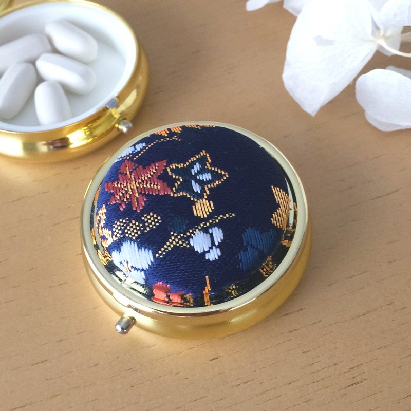 日紋藥盒-金【織錦】 - 居家收納/收納盒/儲物盒 - 其他金屬 藍色