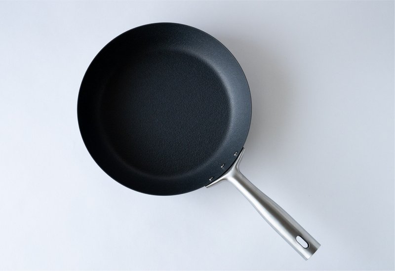 Arnest 日本燕三條製 野營牛排神器 eN 無塗層平底鍋 24cm - 鍋子/烤盤 - 其他金屬 黑色