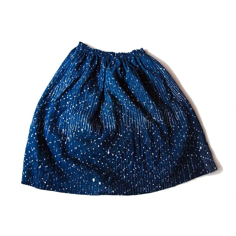 fete river hand-made batik plant blue dyed skirt skirt summer original design - กระโปรง - ผ้าฝ้าย/ผ้าลินิน 