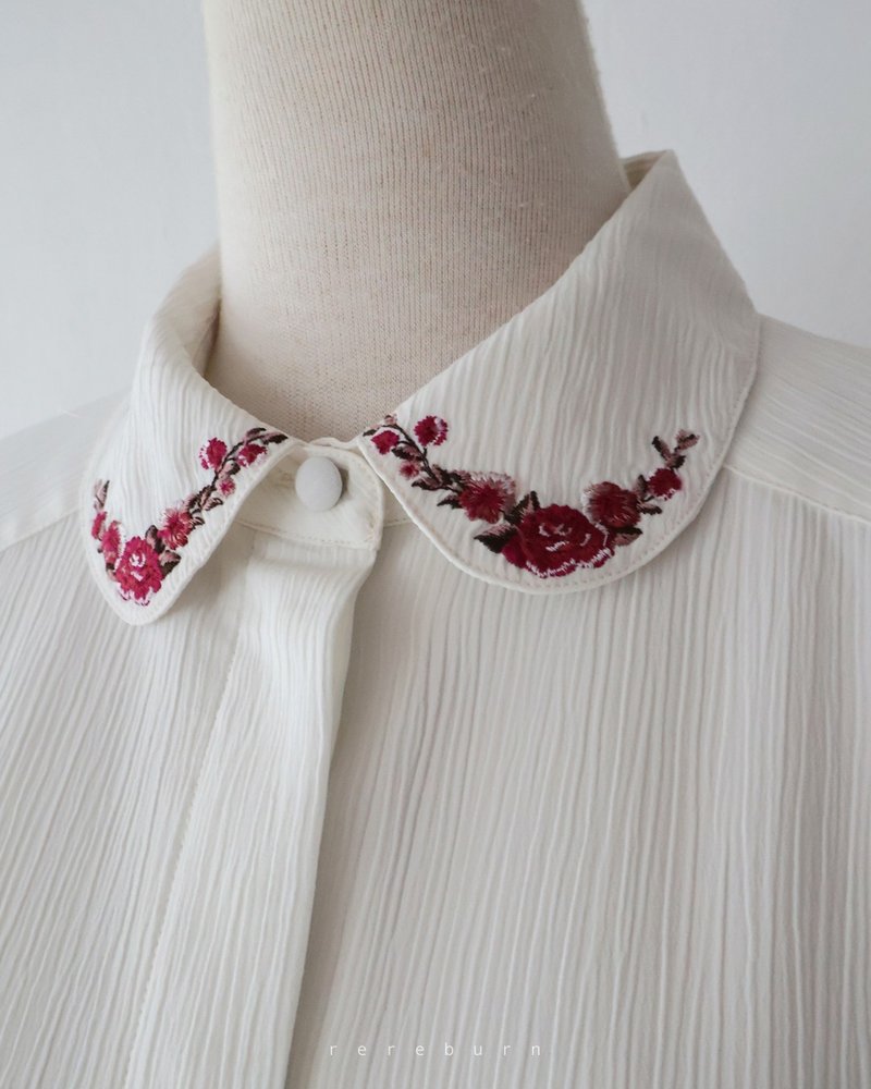 Vintage Embroidered Collar Relaxed Fit European/American Style Long-Sleeve Beige Vintage Shirt - เสื้อเชิ้ตผู้หญิง - เส้นใยสังเคราะห์ สีเหลือง