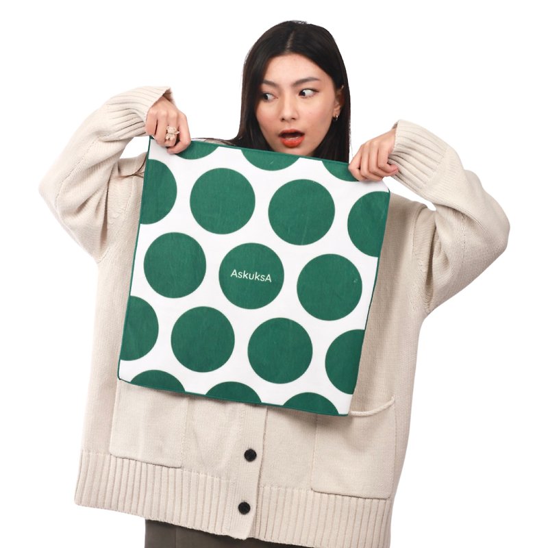 W for Wrapper 綠色自粘性包布 - 收納箱/收納用品 - 其他人造纖維 綠色