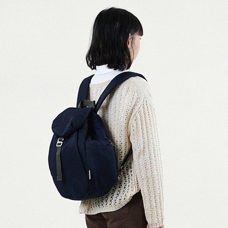 【FW25全新Wander系列】RORY 日常隨身背包 中號 (莓果藍) - 後背包/背包/書包 - 環保材質 藍色