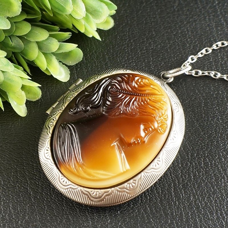 Brown Vintage Glass Lady Girl Cameo Locket Keepsake Pendant Necklace Jewelry - สร้อยคอ - แก้ว สีนำ้ตาล