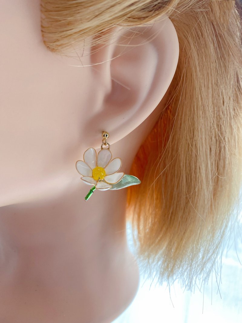 美國銅線菊花、耳環、耳夾 - 耳環/耳夾/耳骨夾 - 樹脂 黃色