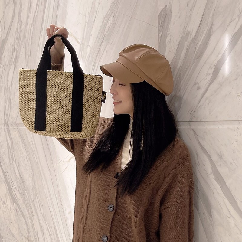 eeCute Japanese style small fresh woven handbag (can be used as travel bag/picnic bag/lunch bag) - กระเป๋าถือ - เส้นใยสังเคราะห์ สีกากี