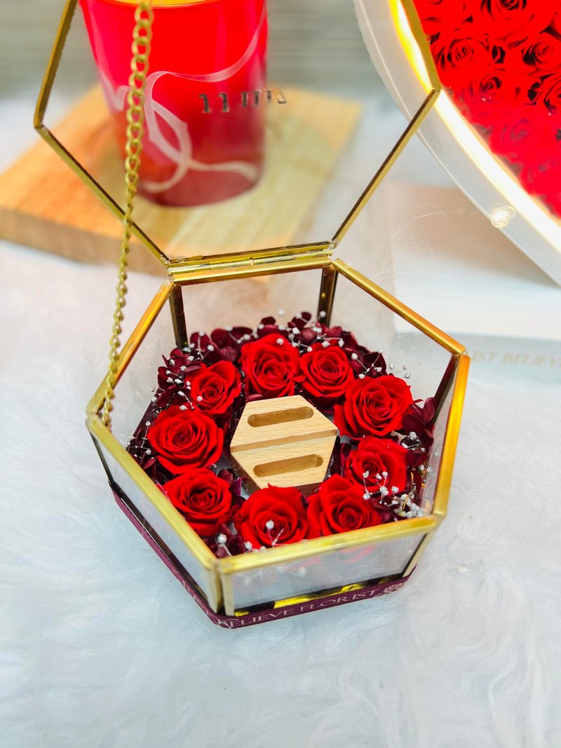 Preserved flower 9 roses ring box - ช่อดอกไม้แห้ง - พืช/ดอกไม้ สีแดง