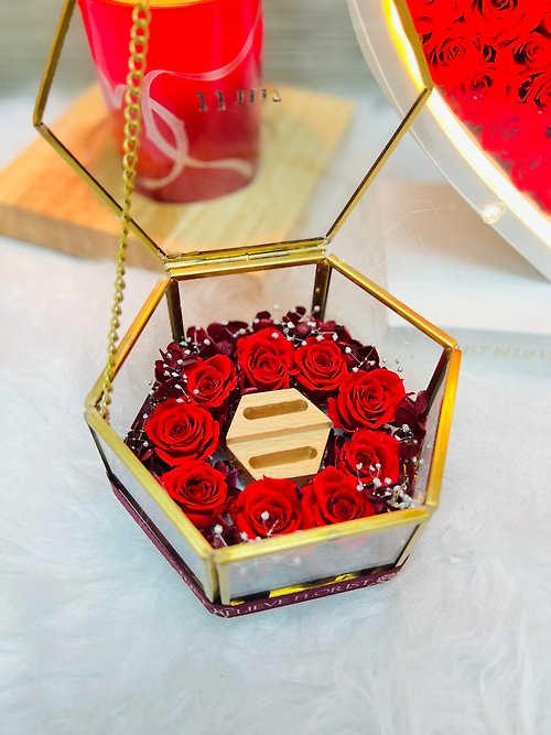 Just Believe Florist 永生花長長久久九朵紅玫瑰戒指盒 可放結婚戒指 情侶戒指 客製化