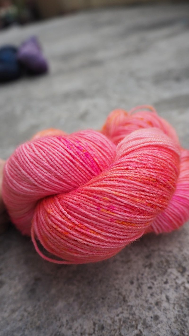 Hand dyed the line. Bright orange peach red (4ply socks / blue face sheep) - Knitting, Embroidery, Felted Wool & Sewing - Wool 
