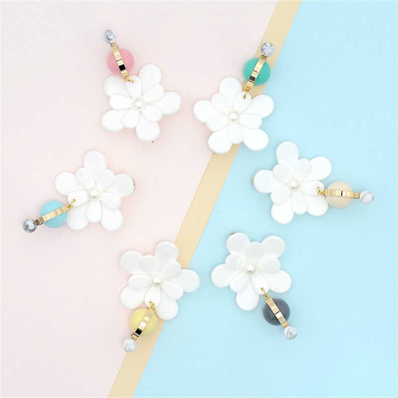 Little nb flower resin exaggerated earrings multicolor - Earrings & Clip-ons - Other Materials Multicolor