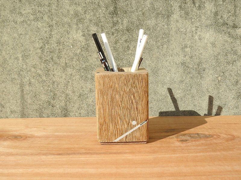 HO MOOD 解構系列—麋鹿的微笑 筆筒 - 筆筒/筆座 - 木頭 咖啡色