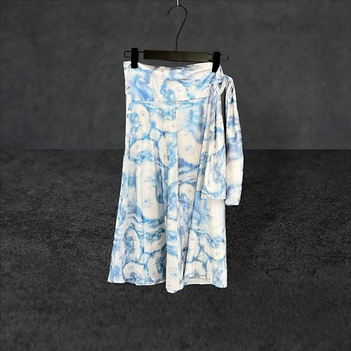蘿綺莉蕾芭索 白藍 印花 金屬光澤 高彈性 腰綁帶 傘狀 高腰 28 長裙 PF427