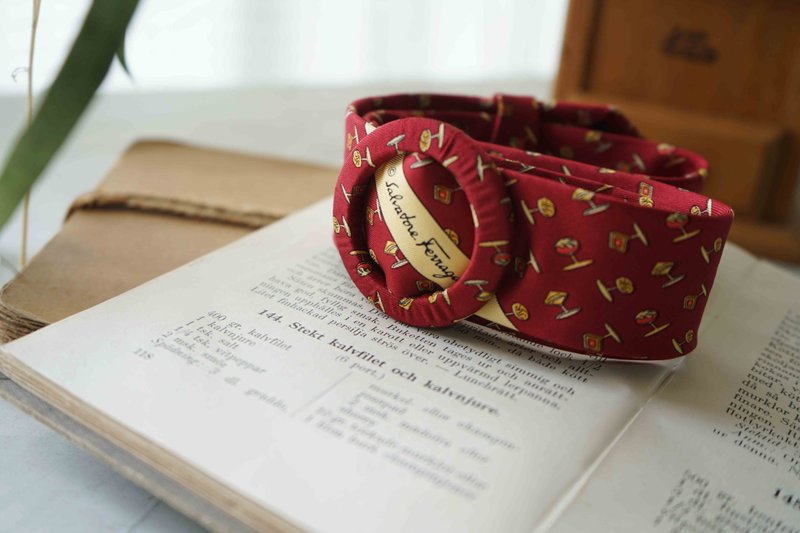 Antique tie repurposed belt-Salvatore Ferragamo vintage red-Mother's Day gift - เข็มขัด - ผ้าไหม สีแดง