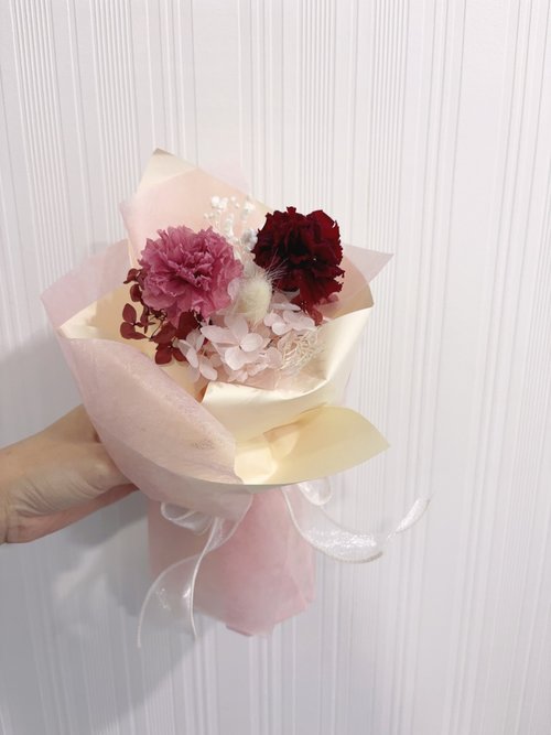 花天使 Floral.angelia 永生花｜不凋花｜乾燥花｜生活美學 永生康乃馨 可愛甜美粉 畢業花束 生日花束 母親節花束