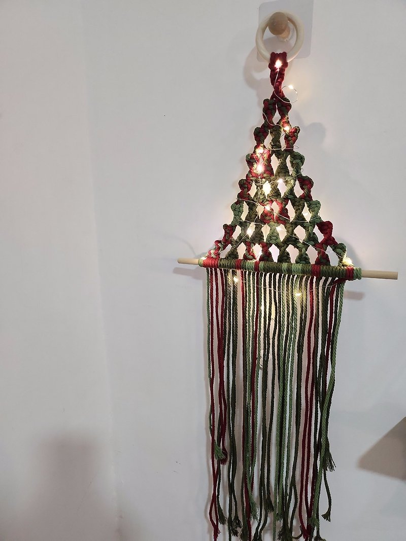 法式編織macrame 閃亮亮編織聖誕樹掛飾 - 牆貼/牆身裝飾 - 棉．麻 