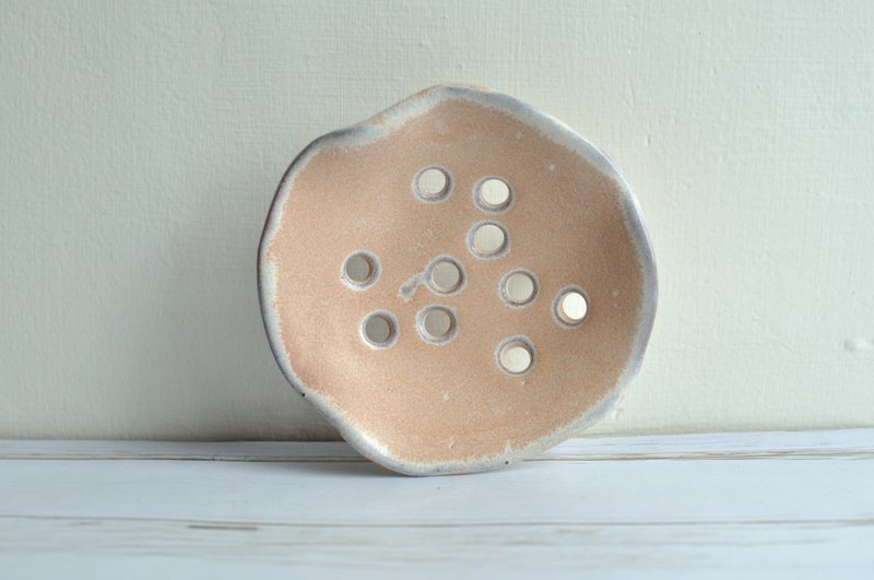 Heyu Soap ・手捏陶皂盤・陶土製・自然瀝水・手工生活器皿 - 衛浴用品/浴室收納 - 陶 白色
