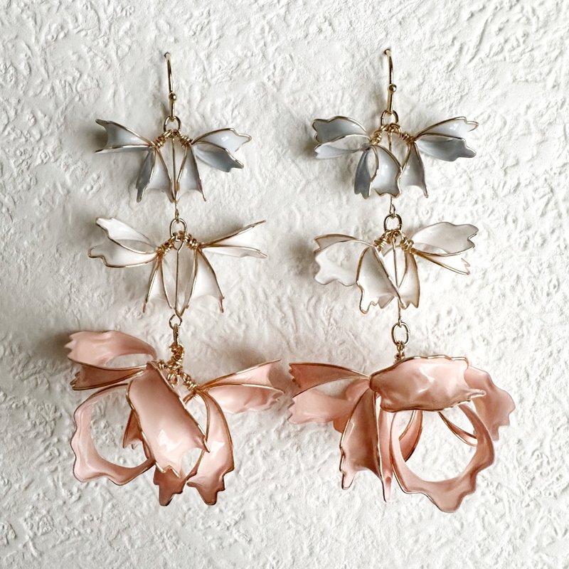 Flower-inspired wire accessories - Earrings & Clip-ons - Other Metals 