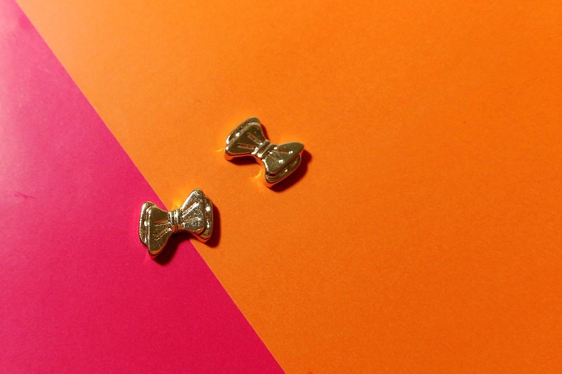 Golden Bow Earrings / Pin - ต่างหู - พลาสติก สีทอง