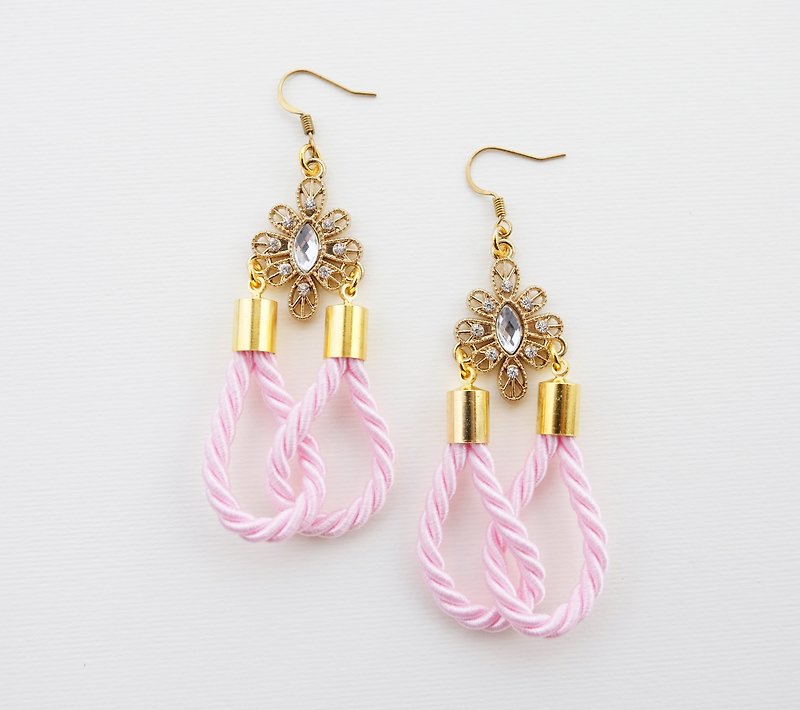 Pale pink rope earrings victorian style - 耳環/耳夾 - 其他材質 粉紅色