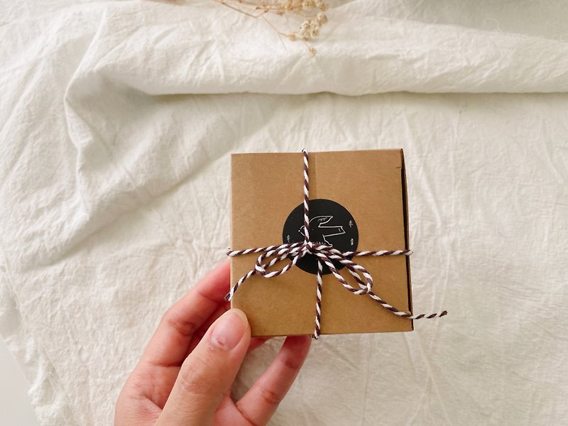 鑰匙圈加購 ++升級禮盒包裝++ - 禮物盒/包裝盒 - 紙 