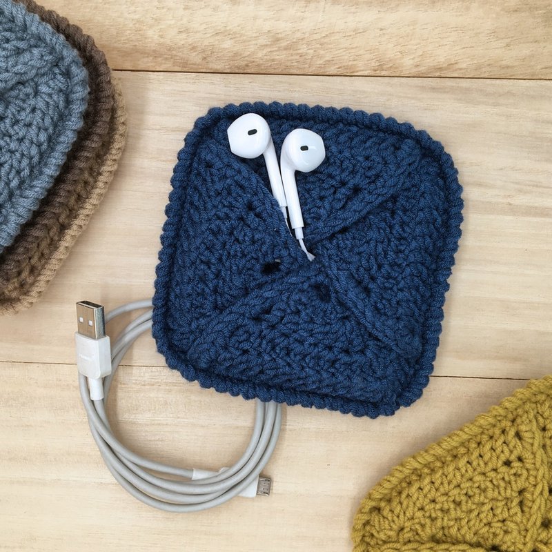 Blue Personal Pouch - Hand Crochet Multipurpose Mini Pouch made of Cotton Yarn - 化妝包/收納袋 - 棉．麻 藍色