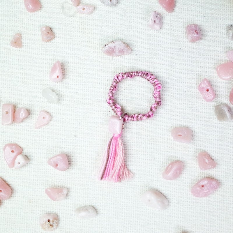 Hand braided ring Mahua Sakura pink opal - แหวนทั่วไป - งานปัก สึชมพู