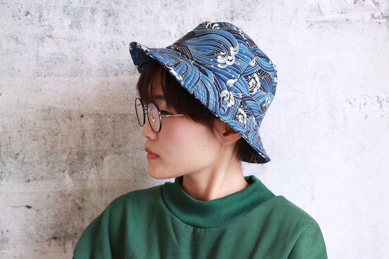 青い波プリント漁師の帽子 - 帽子 - コットン・麻 ブルー