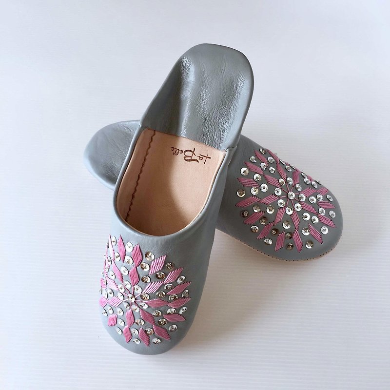 Elegant Babushu Funun gray × pink hand sewing embroidery - อื่นๆ - หนังแท้ สีเทา