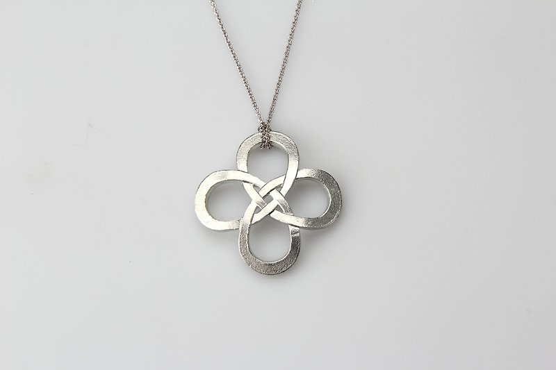 Tin knot necklace - สร้อยคอ - โลหะ สีเงิน