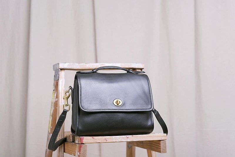 "Vintage 70s COACH bag" coach antique handbag VBL 011 - Messenger Bags & Sling Bags - Genuine Leather Black