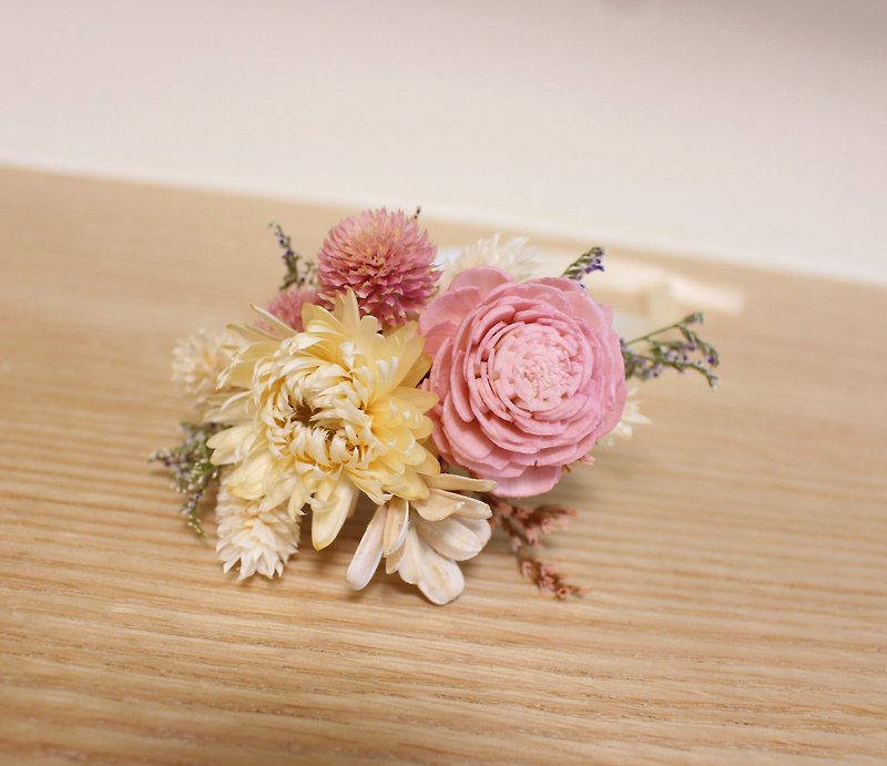 Flover Fulla wrist design dried flowers dried bouquet dried flowers - ตกแต่งต้นไม้ - วัสดุอื่นๆ 
