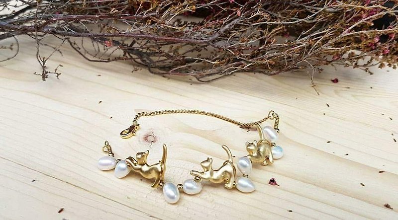 Copper hand-made _ natural pearl cat bracelet and necklace activities dual-use design section [1plus1 series = 1 necklace +1 bracelet] - Necklaces - Gemstone White