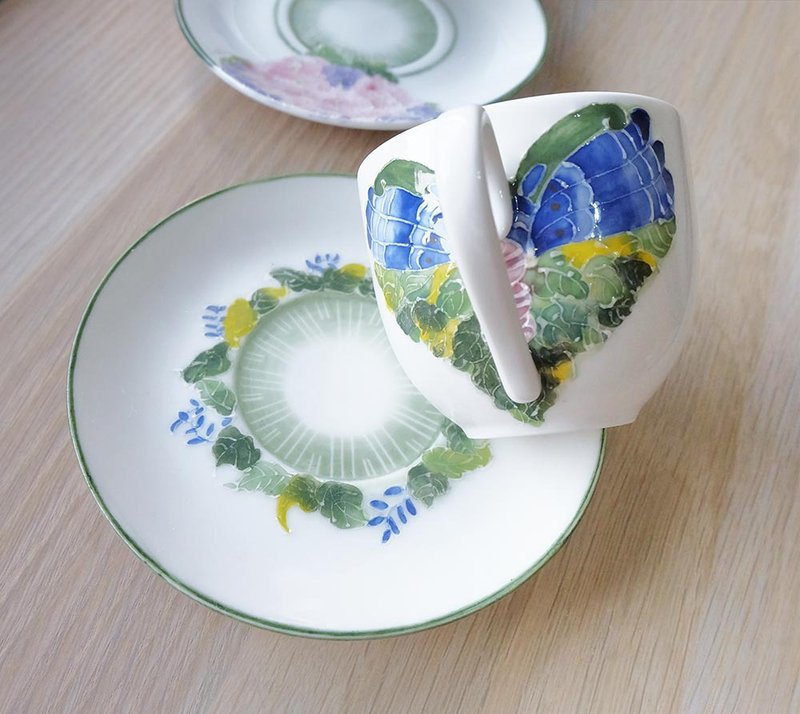 Fired by hand. Dianxinmengbutterfly embossed hand-painted coffee cup and plate set (Teal) - แก้วมัค/แก้วกาแฟ - เครื่องลายคราม 