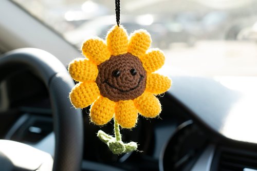 WorldCrochetedToys Sunflower car accessories, rear view mirror charm, pendant, 平安車掛, 针织玩具 汽車用品
