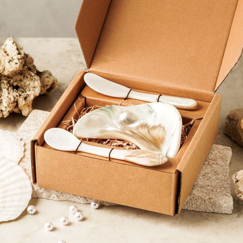 Romantic Ocean Gift Box - Small Plates & Saucers - Shell 