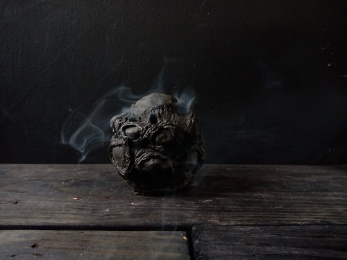 黑暗不足地獄商店 圓狀黑石 (詭異雕塑 藝術品 蠟燭罩 薰香罩 香椎罩 塔香罩)