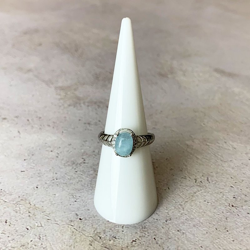 |鑲嵌珠寶| 海藍寶石 鑲嵌寶石四爪橢圓形縷空戒指 一物一圖 - 戒指 - 寶石 藍色